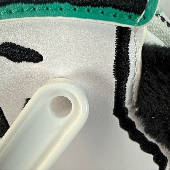 Loungefly Peanuts Snoopy Puffer Winter Mini Backpack Winter Holiday Bag NWT - Picture 15 of 16